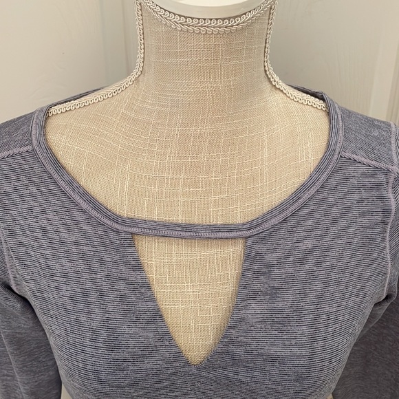 Zella Striped Purple Cutout Neck Long Sleeve Workout Top - Picture 4 of 8